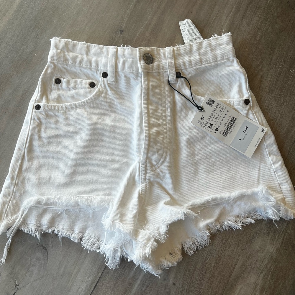 HIGH RISE DENIM SHORTS